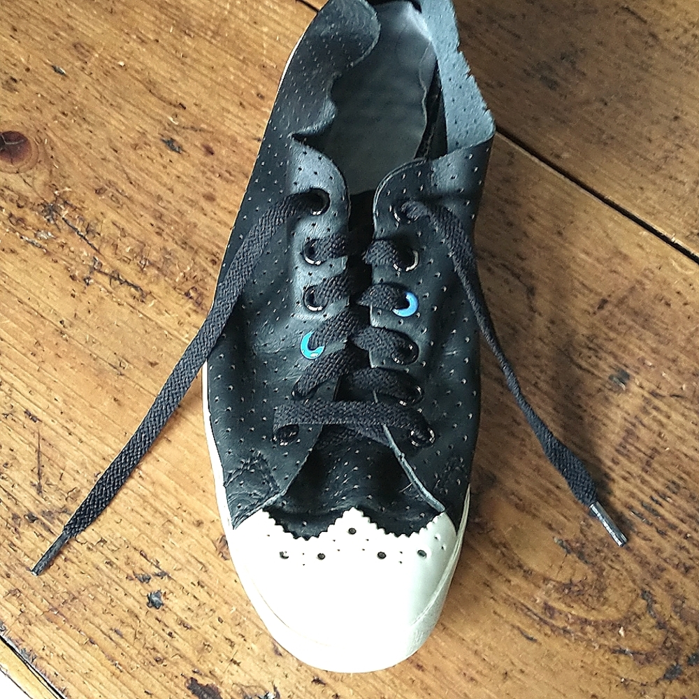 Unisex Paul Smith Leather Wingtip Sneakers; Women's 9.5, Men's 7 to 7.5.